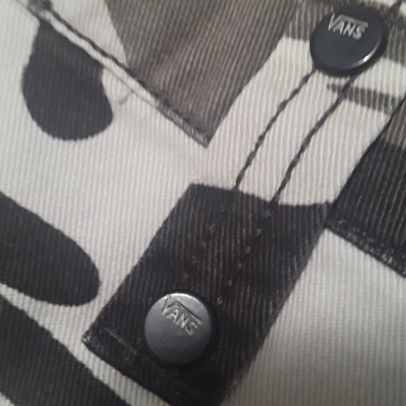 Vans size 5 juniors ladies camo skirt skull - Picture 4 of 4